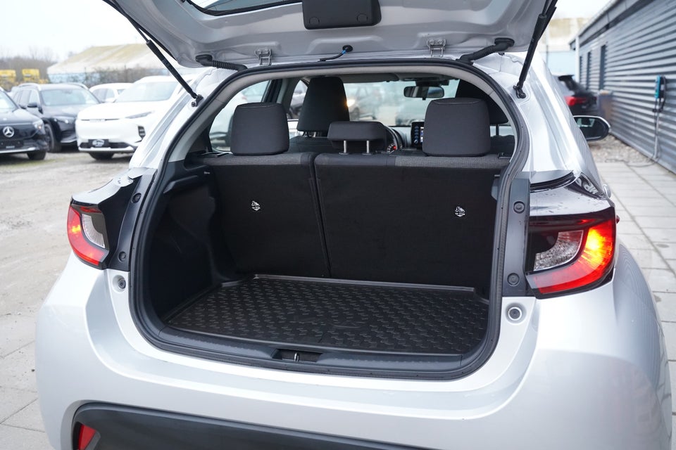 Toyota Yaris 1,5 Hybrid H3 e-CVT 5d