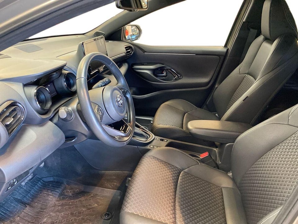Toyota Yaris 1,5 Hybrid Style e-CVT 5d