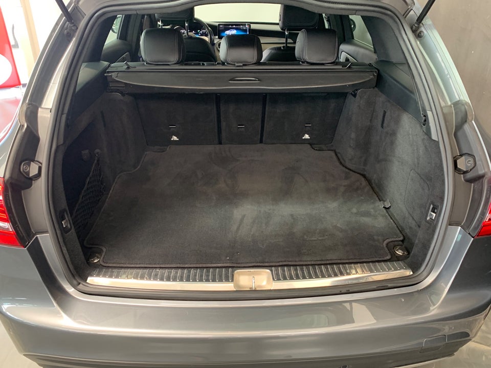 Mercedes C300 2,0 AMG Line stc. aut. 5d