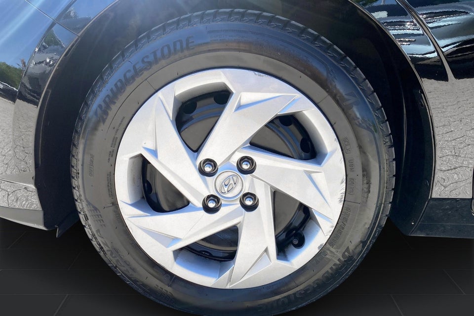 Hyundai i20 1,0 T-GDi Essential DCT 5d