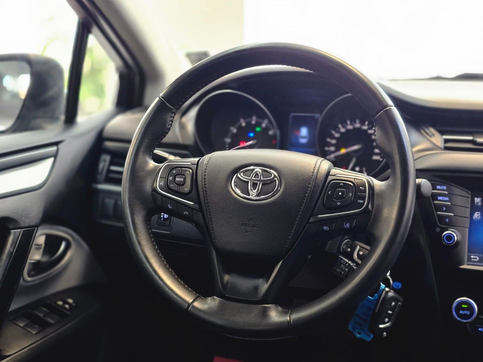 Toyota Avensis 1,8 VVT-i T2 Touring Sports MDS 5d