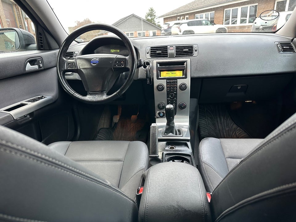 Volvo V50 1,8 Momentum 5d