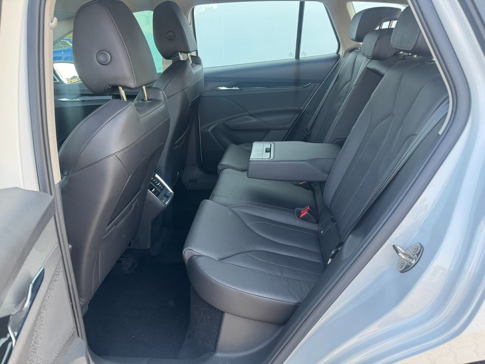 Skoda Enyaq 80 iV Suite 5d