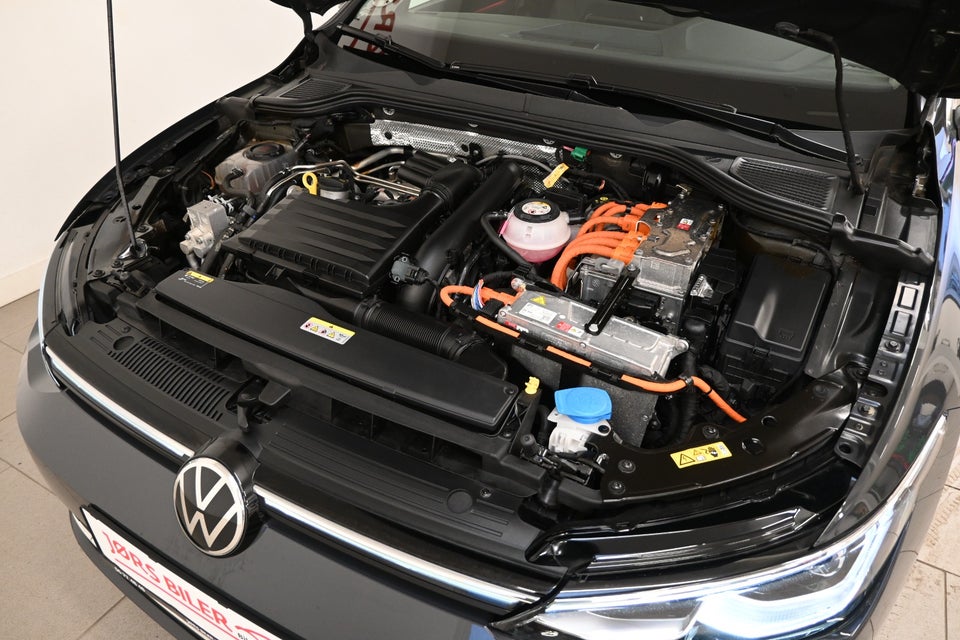 VW Golf VIII 1,4 eHybrid DSG 5d