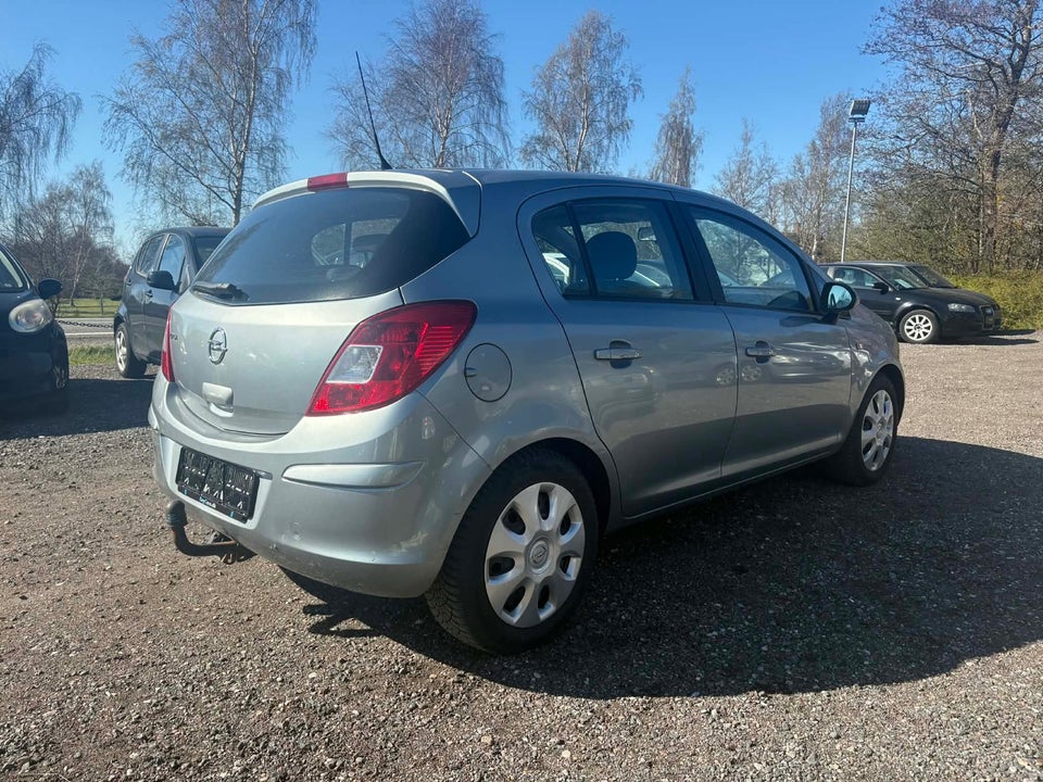 Opel Corsa 1,2 16V Cosmo 5d