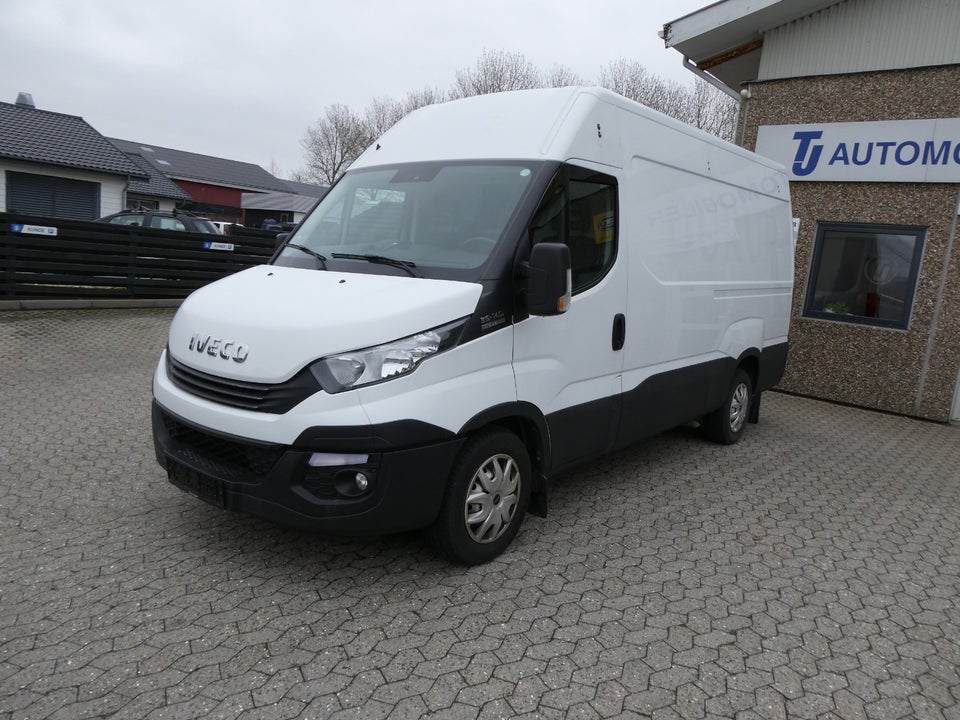 Iveco Daily 2,3 35S14 12m³ Van AG8