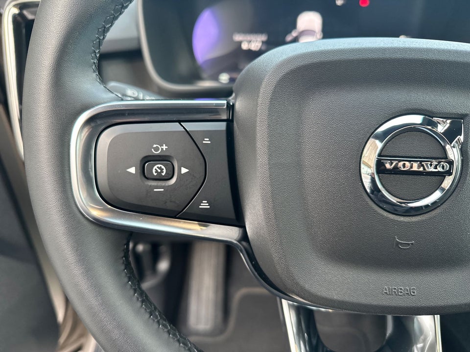 Volvo XC40 ReCharge Extended Range Plus 5d