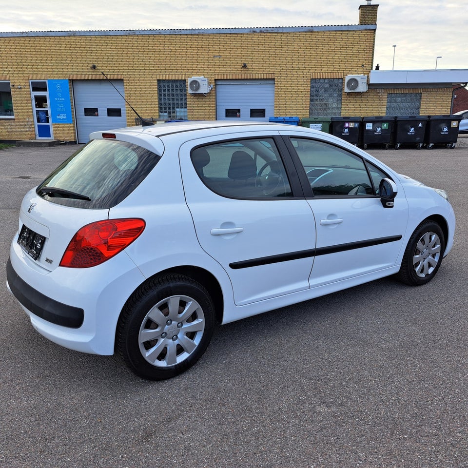 Peugeot 207 1,4 HDi 5d