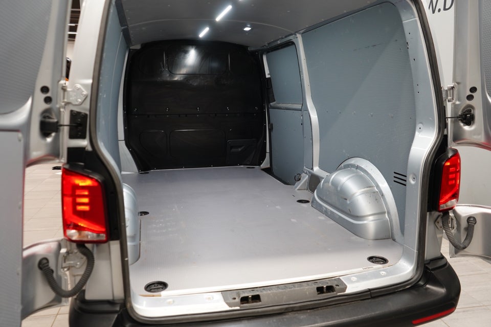 VW Transporter 2,0 TDi 150 Kassevogn DSG lang