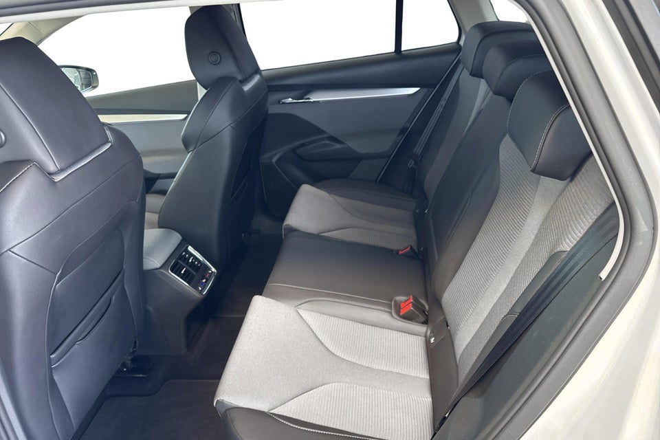 Skoda Enyaq 80 iV Loft 5d