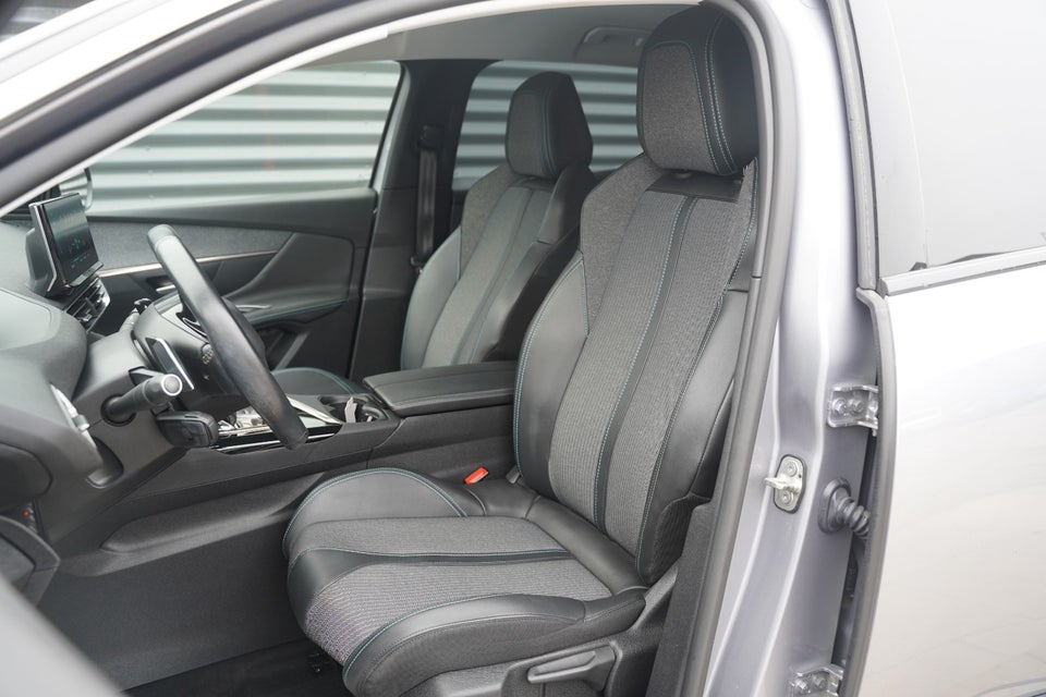 Peugeot 3008 1,6 Hybrid Allure Pack EAT8 5d