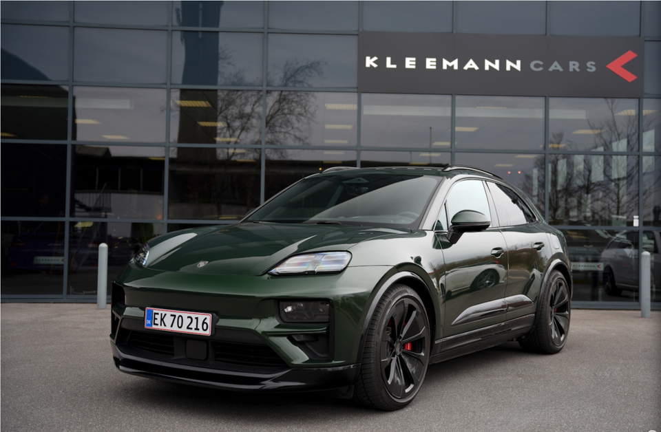 Porsche Macan Turbo 5d