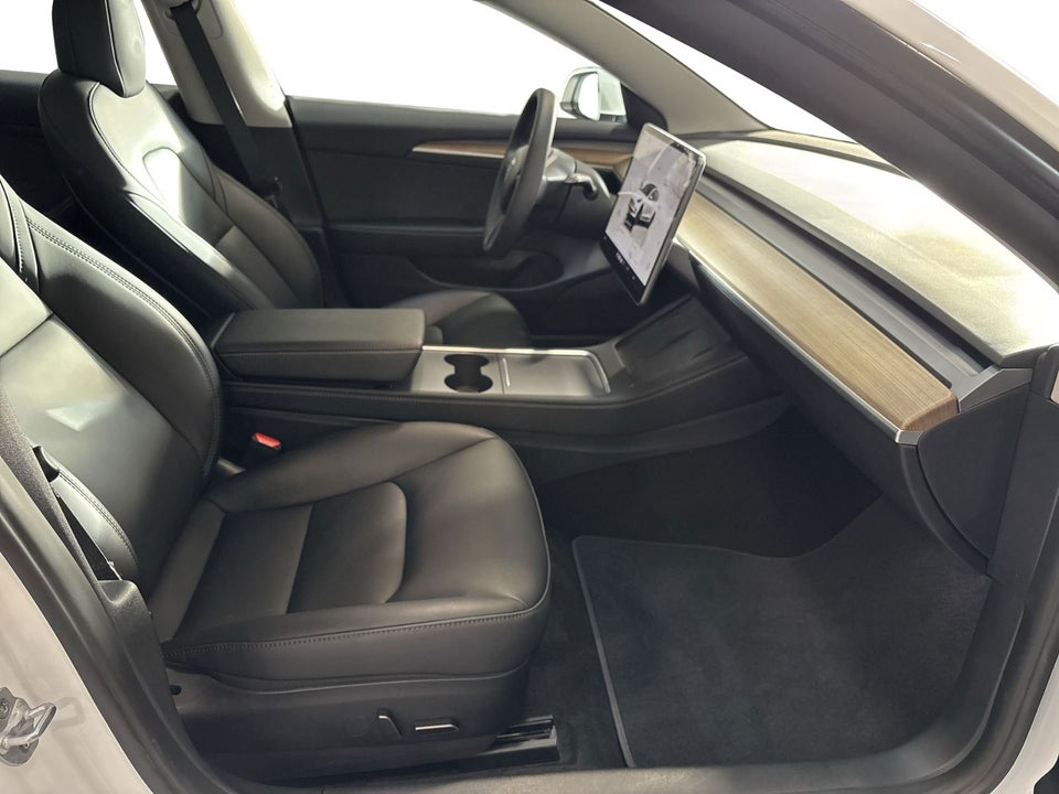 Tesla Model 3 Long Range RWD 4d