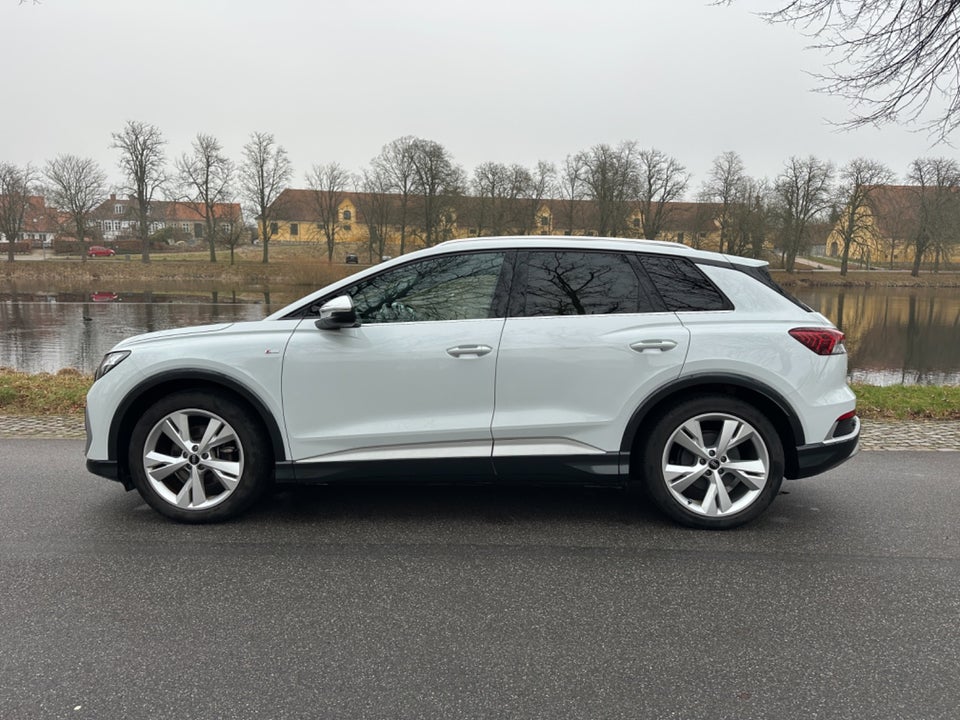 Audi Q4 e-tron 35 S-line 5d