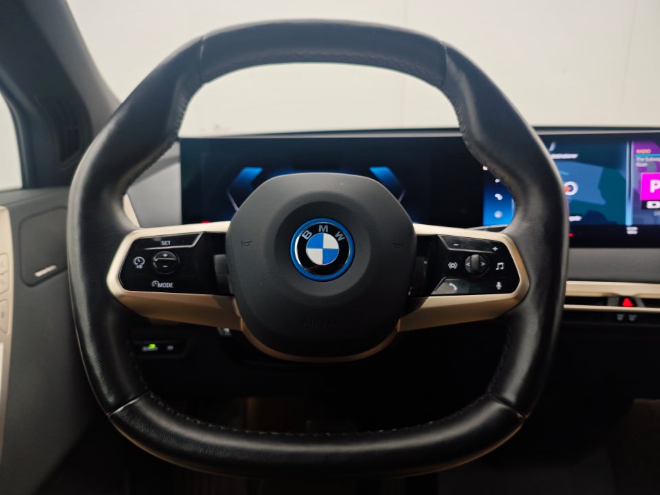 BMW iX xDrive50 Fully Charged 5d
