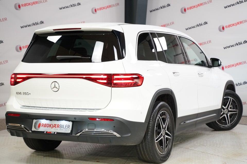 Mercedes EQB250+ AMG Line 5d