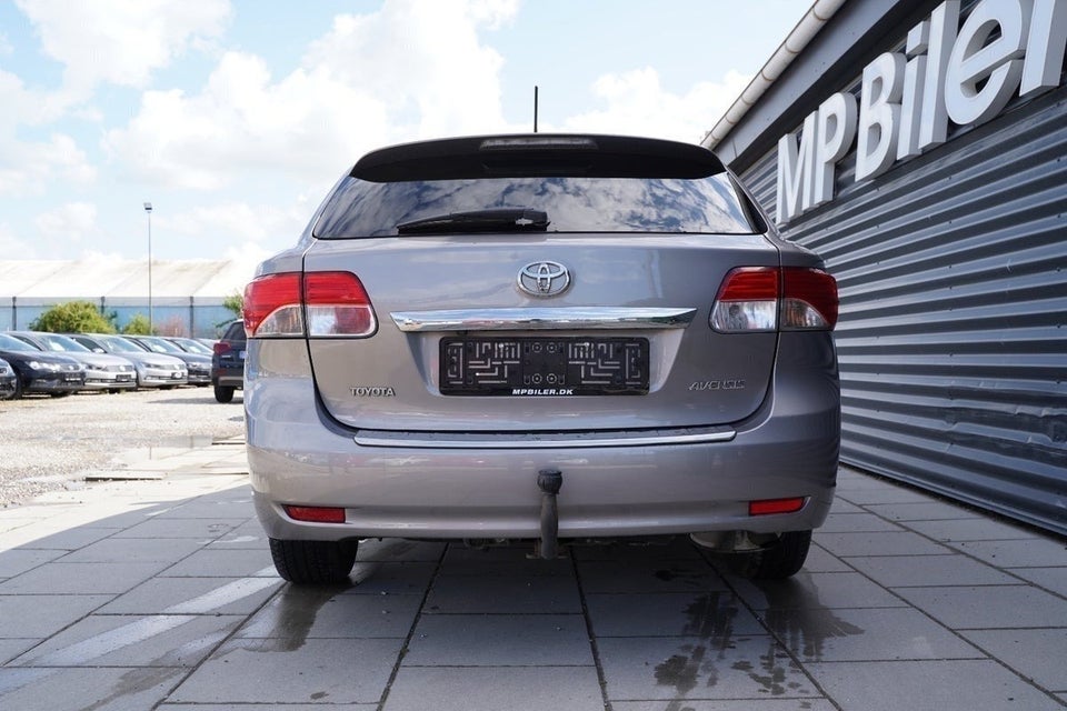 Toyota Avensis 1,8 VVT-i T2 Premium stc. 5d