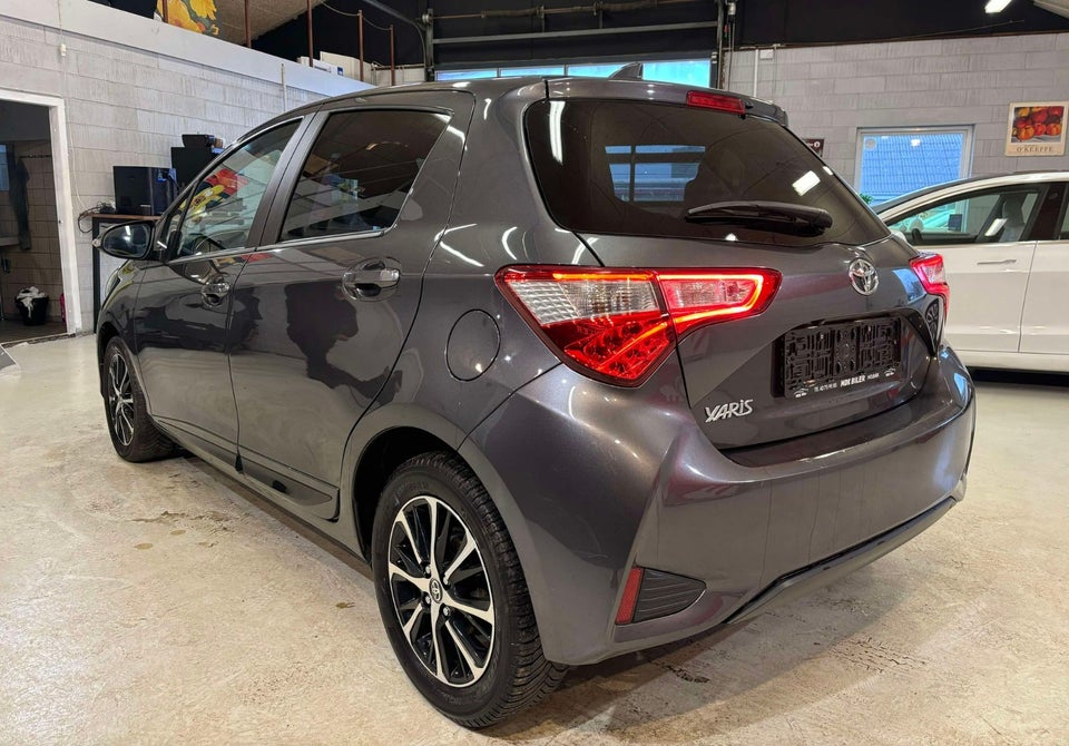 Toyota Yaris 1,0 VVT-i T3 Smart 5d