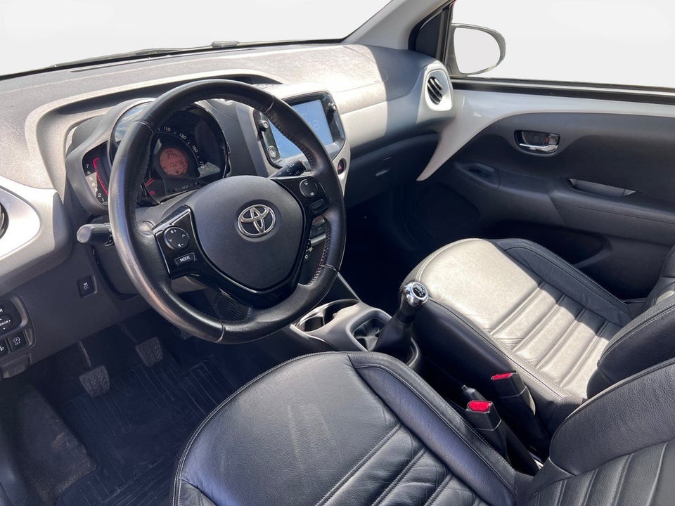 Toyota Aygo 1,0 VVT-i x-press 5d