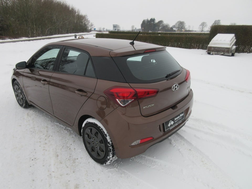 Hyundai i20 1,25 Fresh 5d