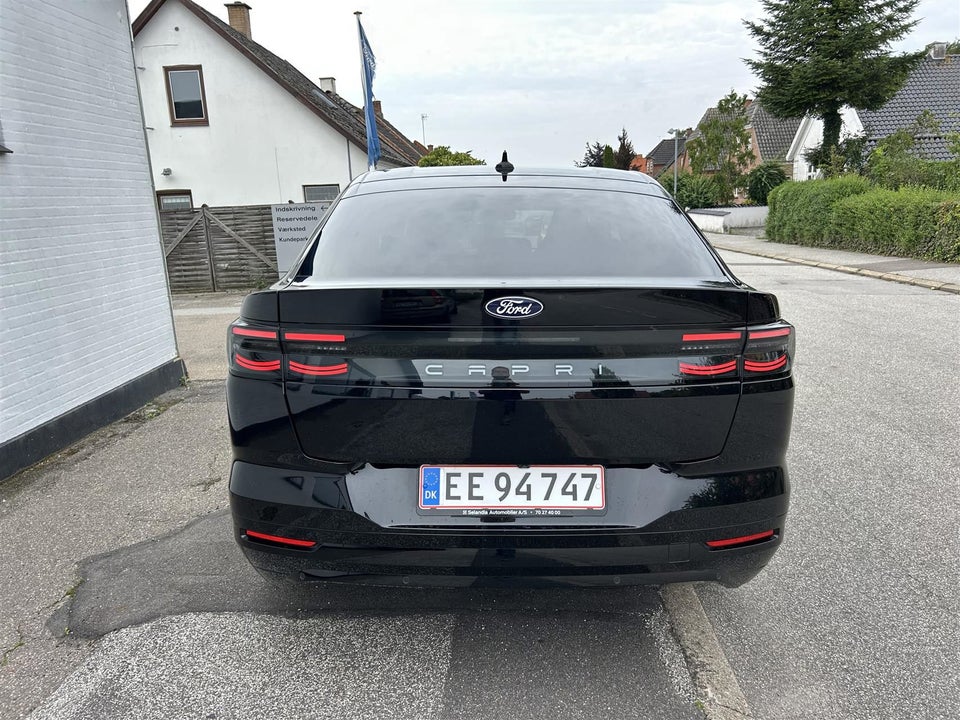 Ford Capri 82 Premium Extended Range 5d