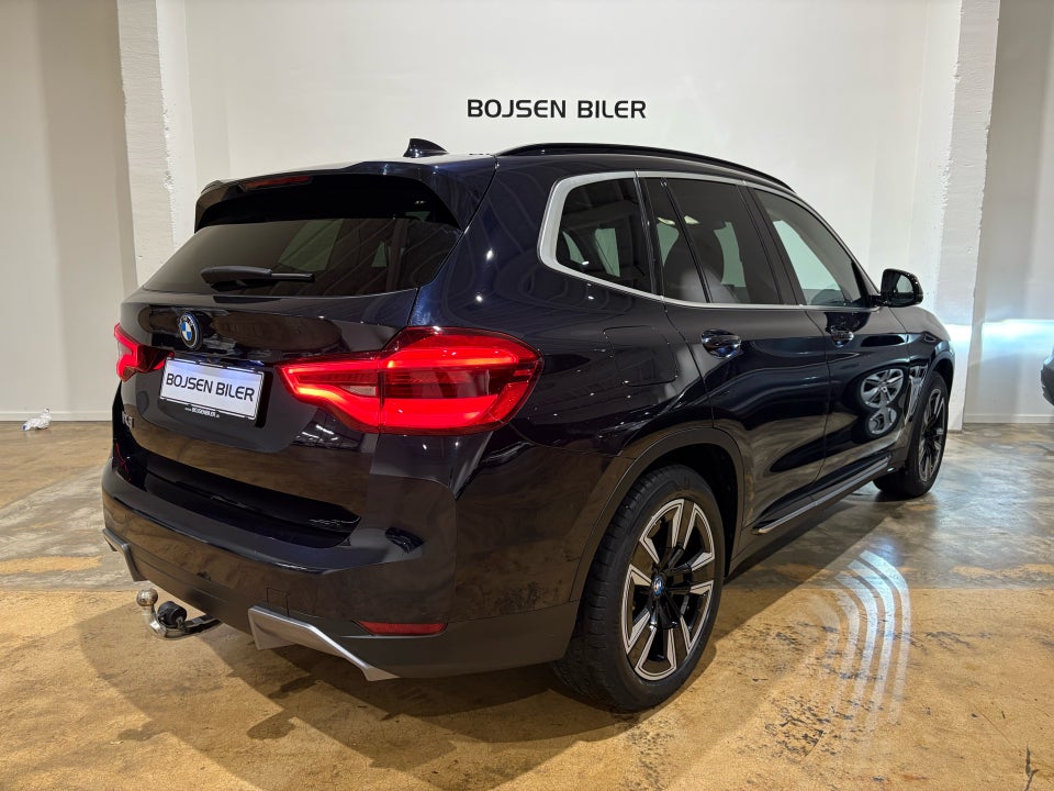 BMW iX3 Charged 5d