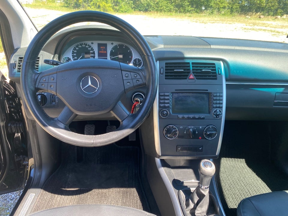 Mercedes B200 2,0  5d