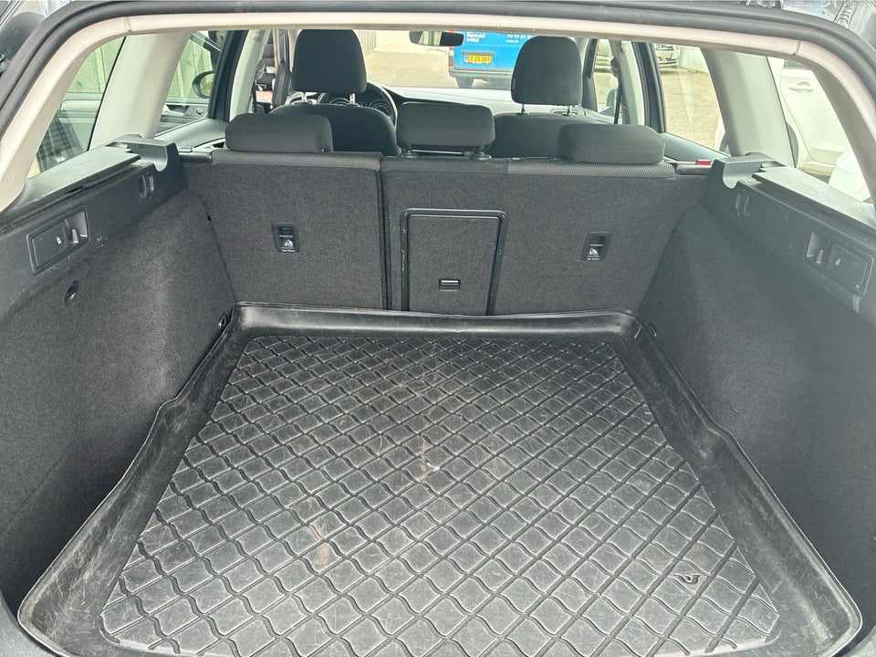 VW Golf VII 1,5 TSi 130 Comfortline Variant DSG 5d