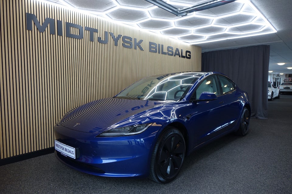 Tesla Model 3 RWD 4d