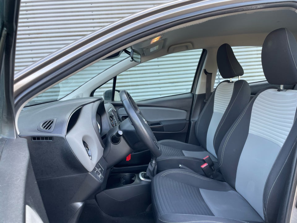 Toyota Yaris 1,0 VVT-i T2 5d