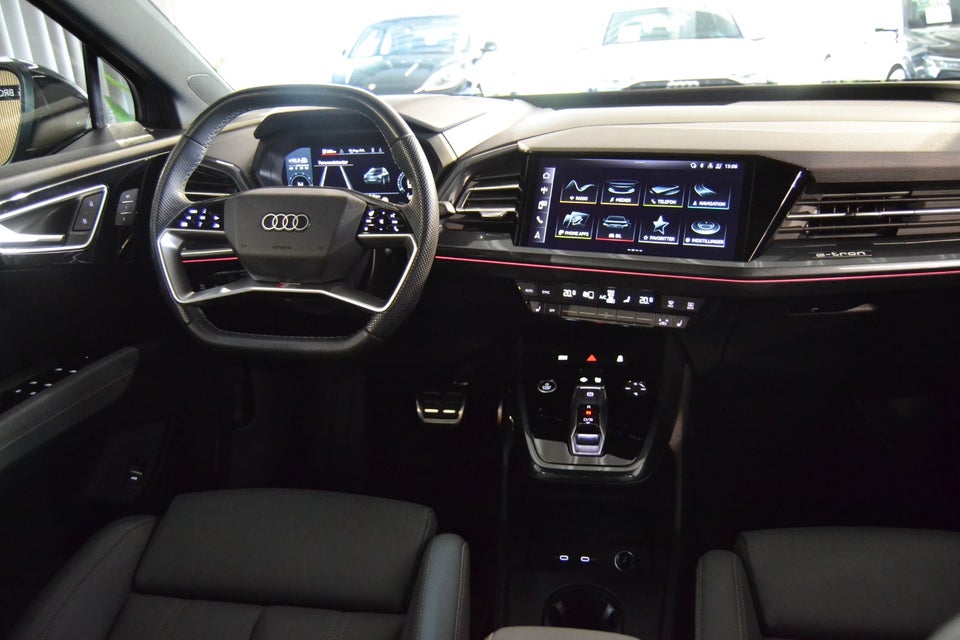 Audi Q4 e-tron 50 S-line quattro 5d