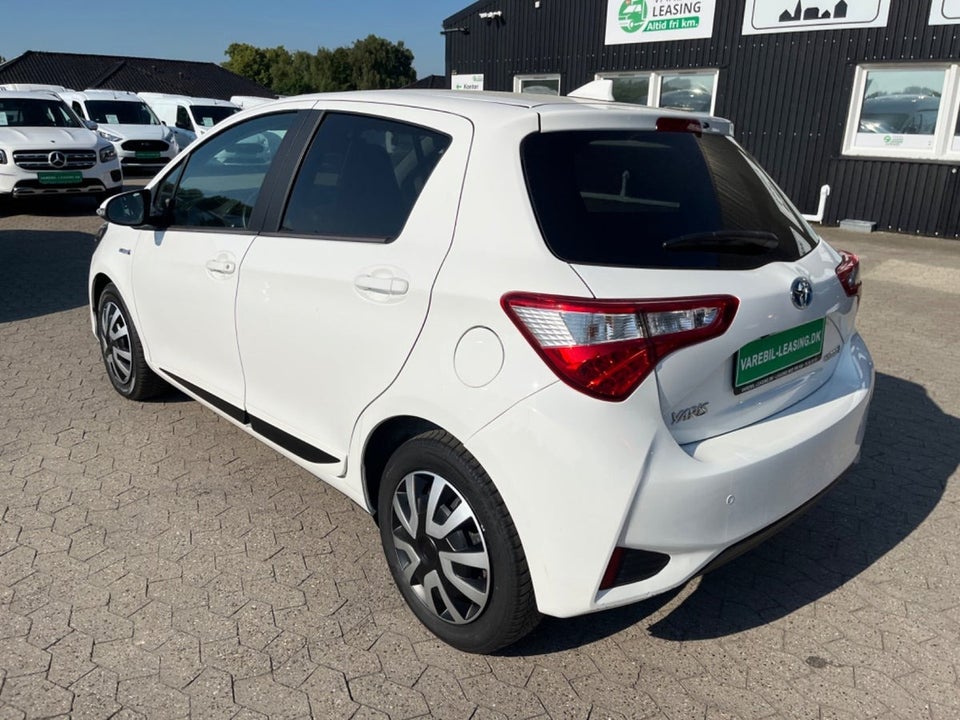 Toyota Yaris 1,5 Hybrid H1 e-CVT Van 5d