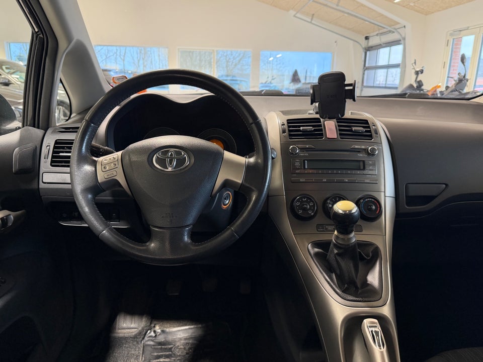 Toyota Auris 1,6 Luna 5d