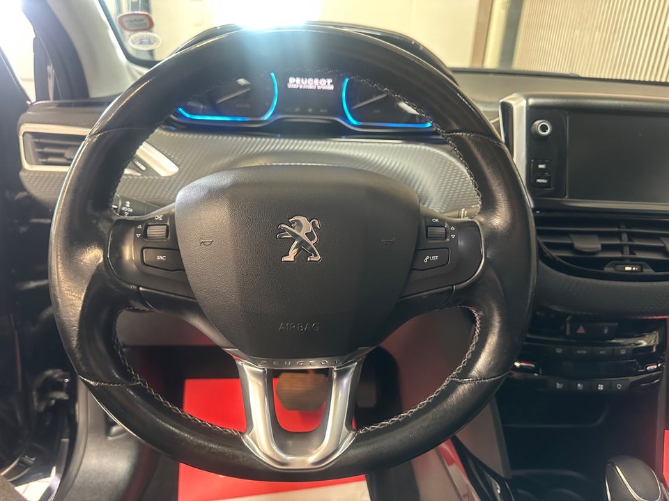Peugeot 2008 1,2 e-THP 110 Allure Sky EAT6 5d