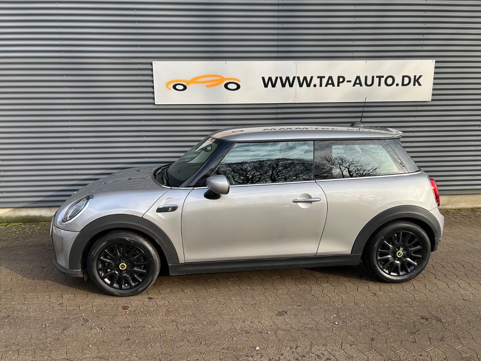 MINI Cooper SE Essential 3d