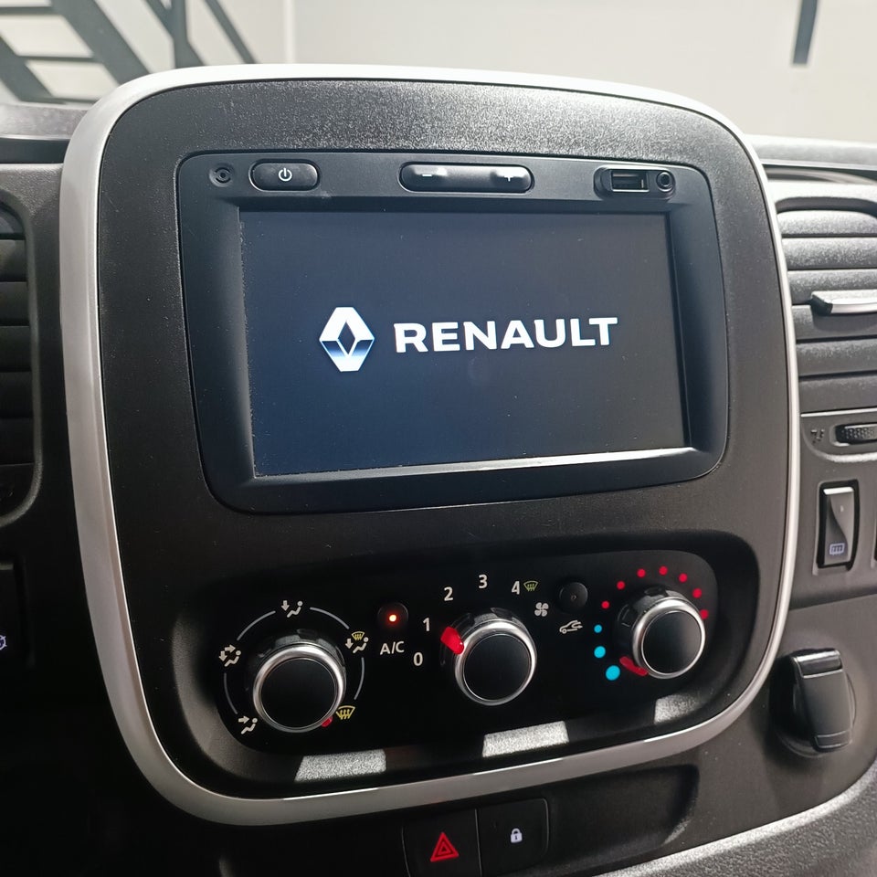 Renault Trafic T29 2,0 dCi 120 L2H1
