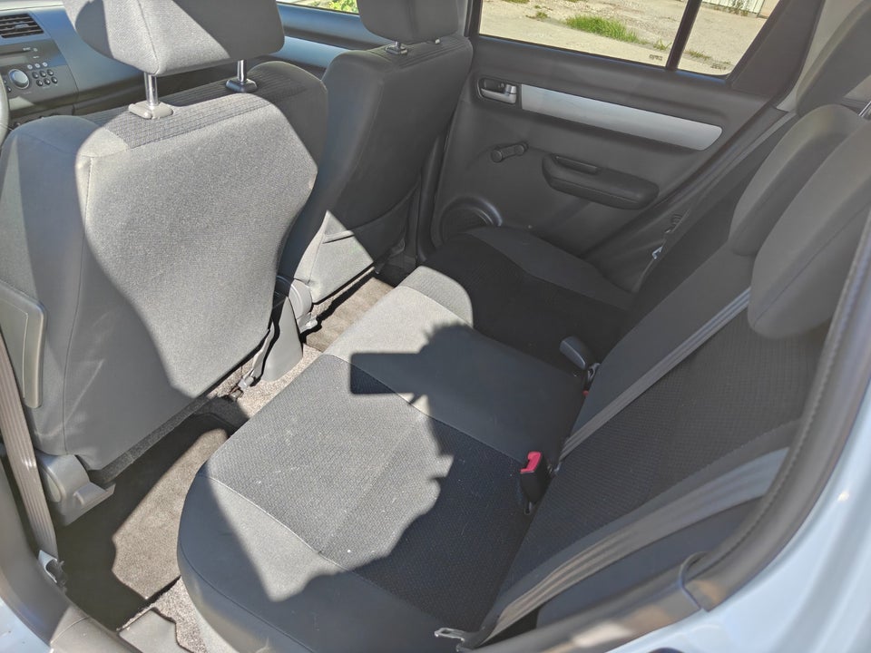 Suzuki Swift 1,5 GLX 5d