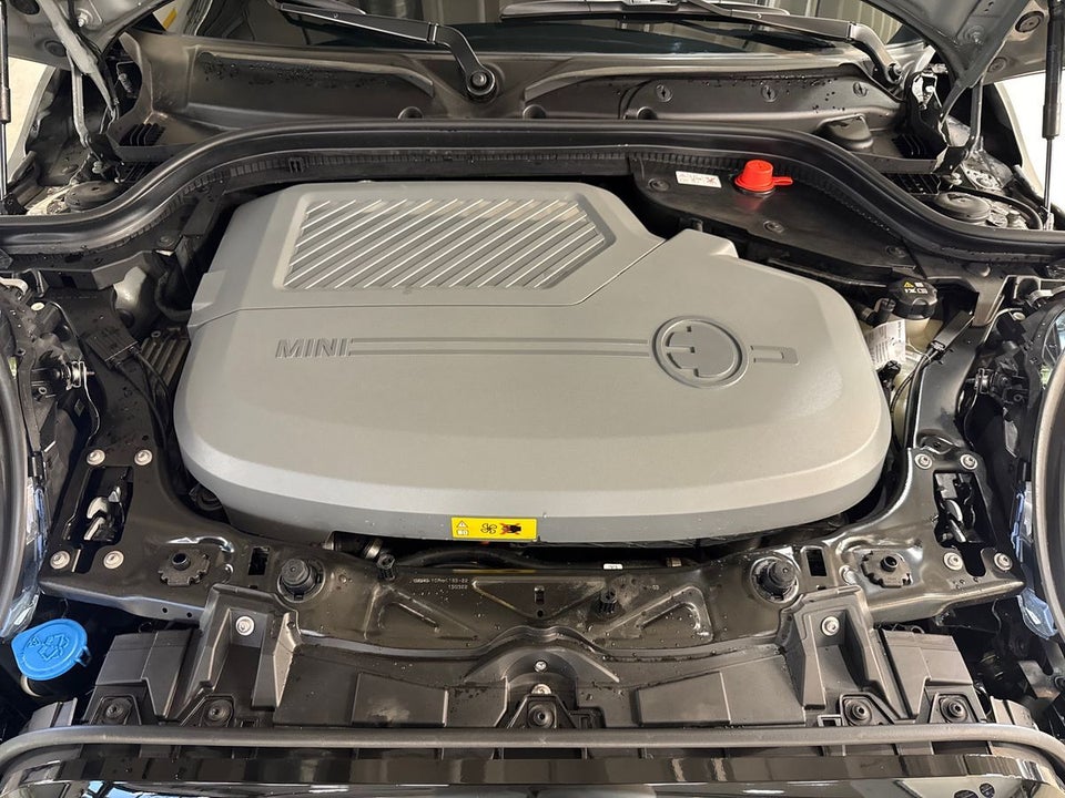 MINI Cooper SE Essential 3d