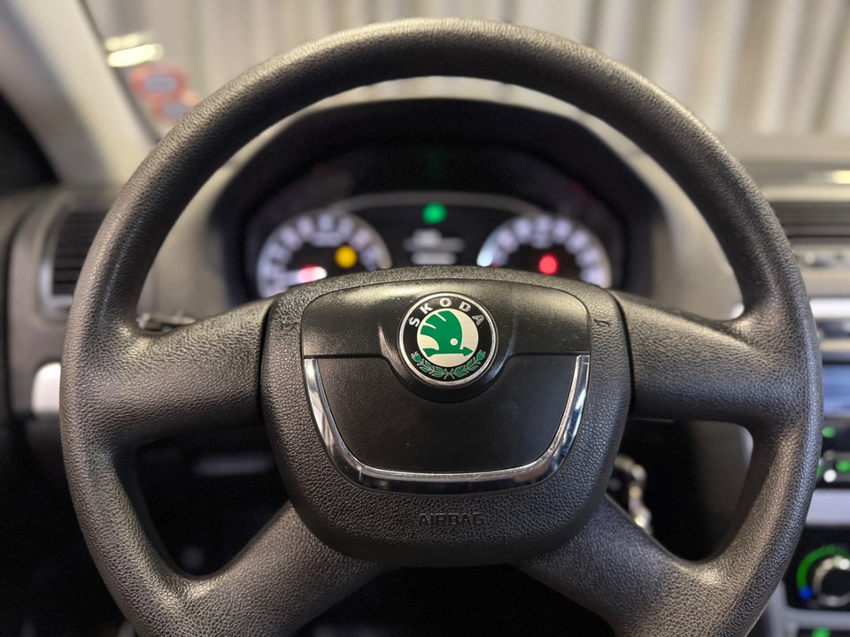 Skoda Octavia 2,0 TDi Ambiente Combi 5d