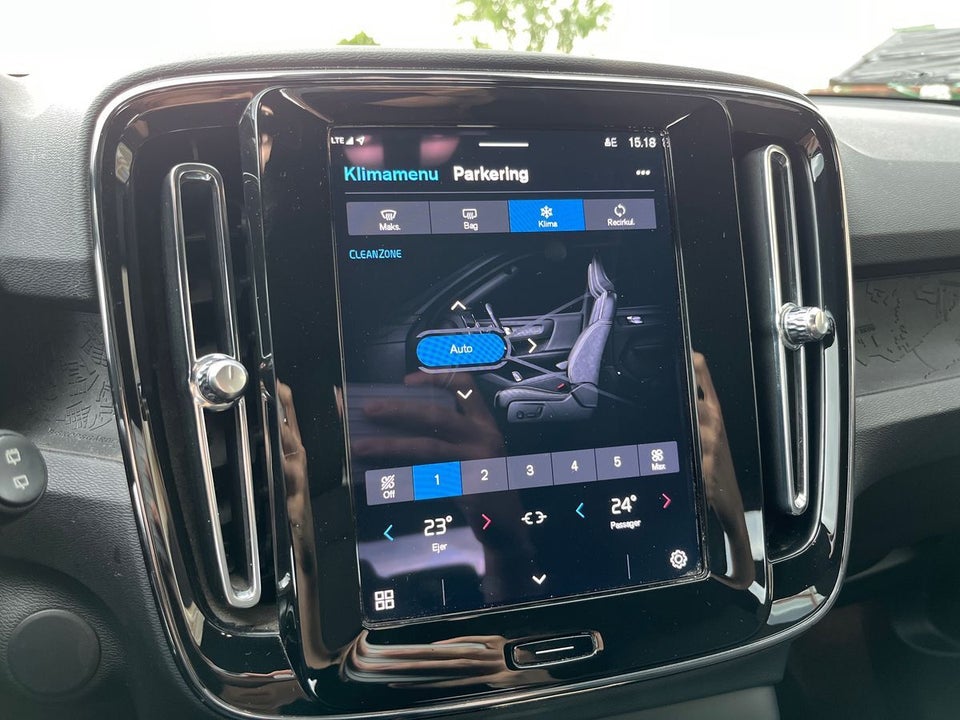 Volvo XC40 ReCharge Extended Range Plus 5d