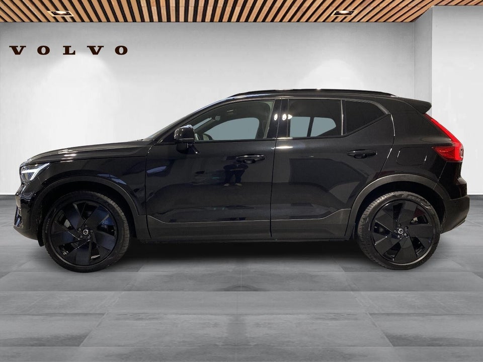 Volvo EX40 Extended Range Black Edition 5d