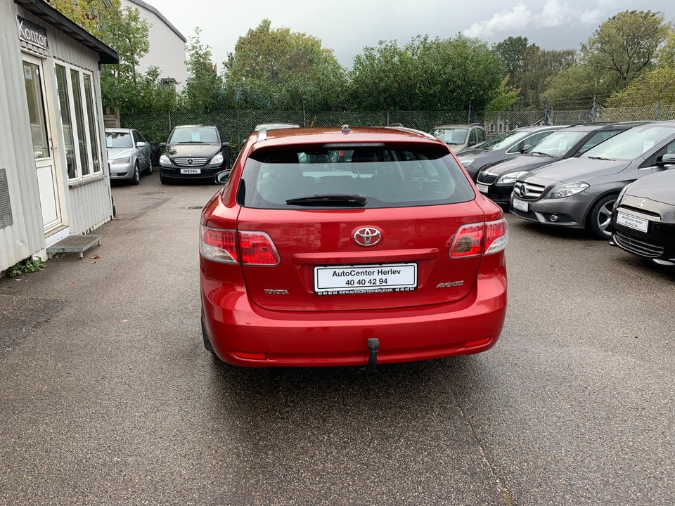 Toyota Avensis 2,0 D-4D T2 stc. 5d