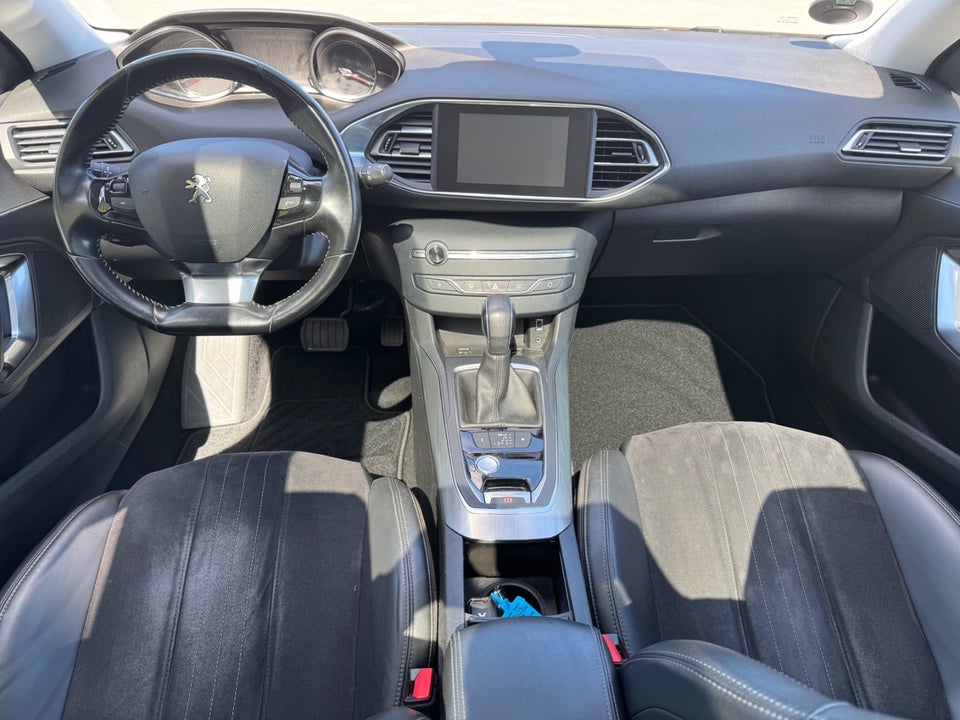 Peugeot 308 1,6 BlueHDi 120 Allure Sky SW EAT6 5d