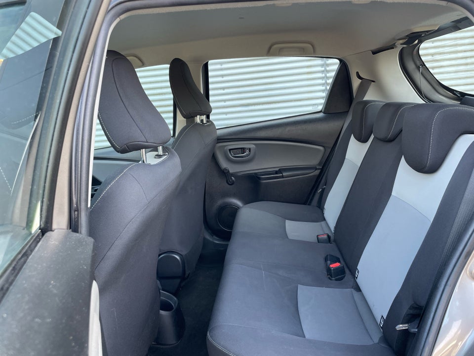 Toyota Yaris 1,0 VVT-i T2 5d