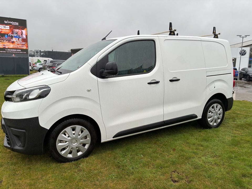 Toyota ProAce 1,6 D 95 Compact Base 5d