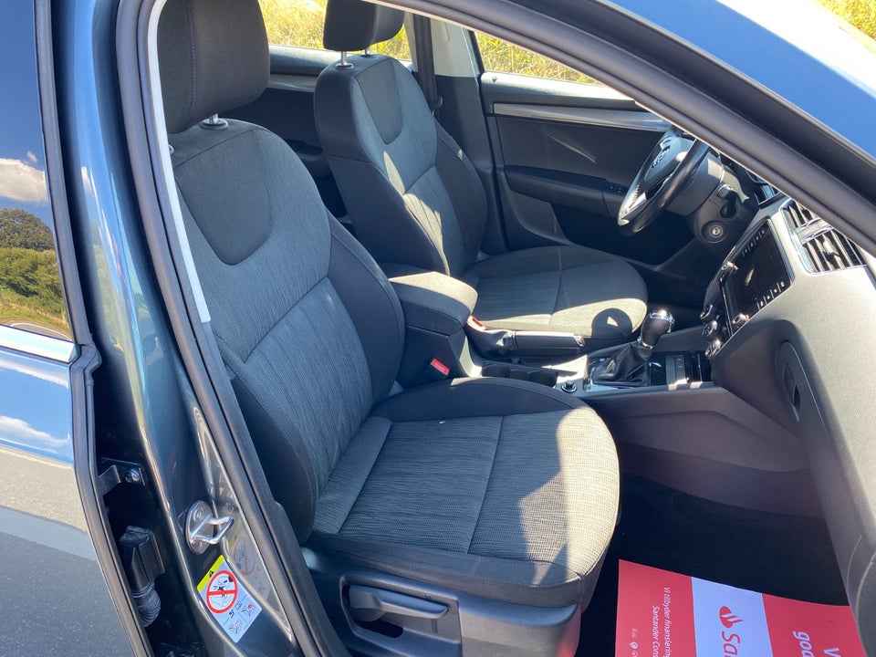 Skoda Octavia 2,0 TDi 150 Celebration Combi DSG 5d