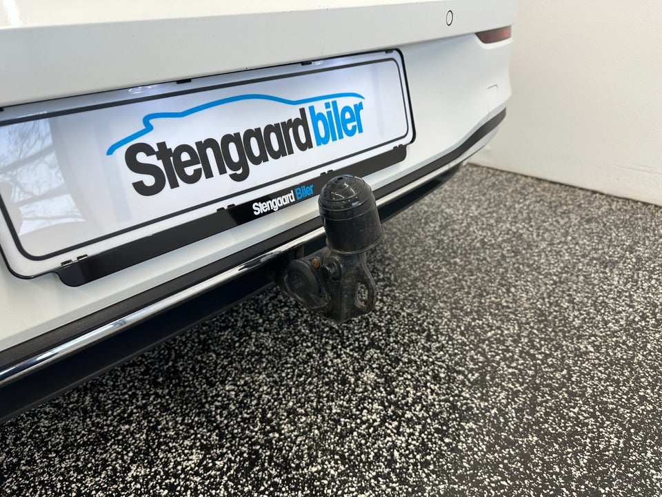 VW Golf VIII 1,4 GTE DSG 5d