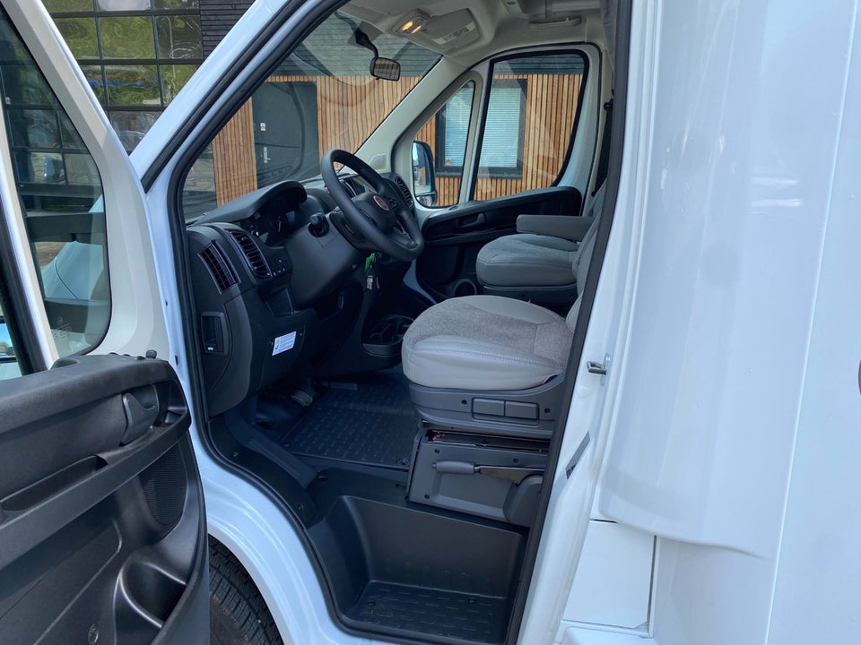 Etrusco T7400QB 2,3 MJT aut. 5d