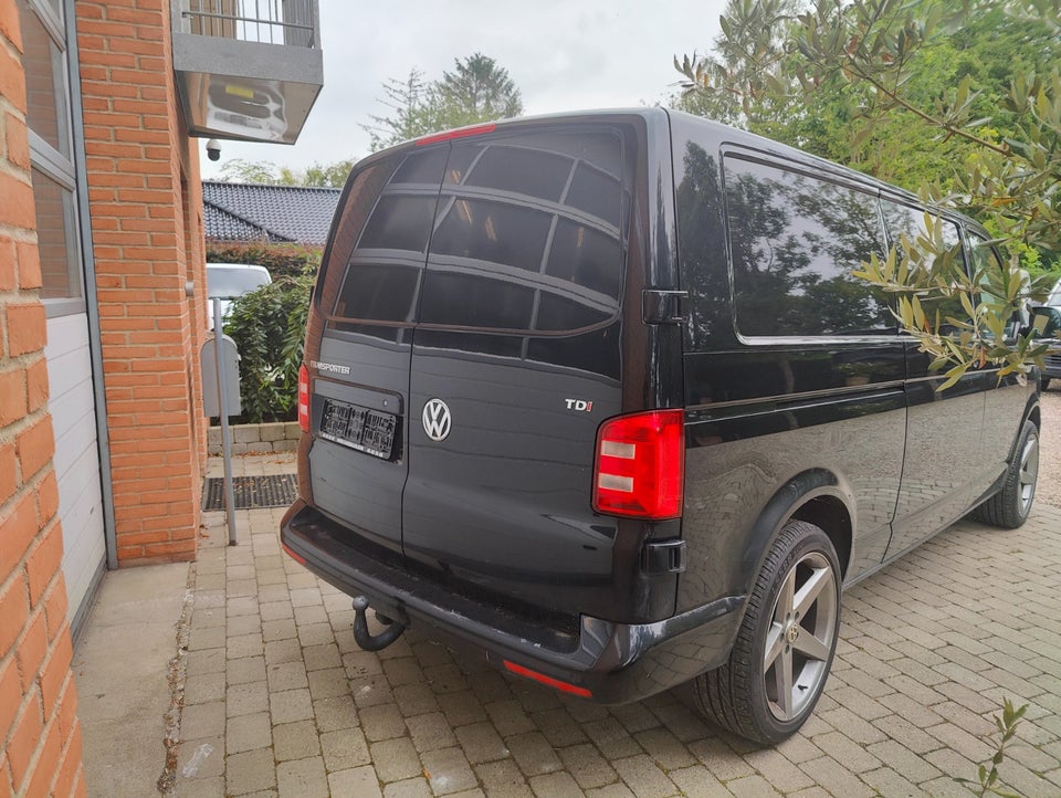 VW Transporter 2,0 TDi 150 Kassevogn lang