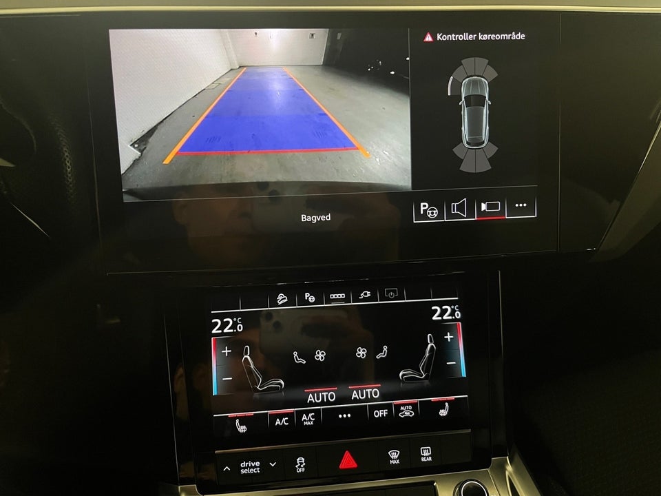 Audi Q8 e-tron 55 Advanced S-line quattro 5d